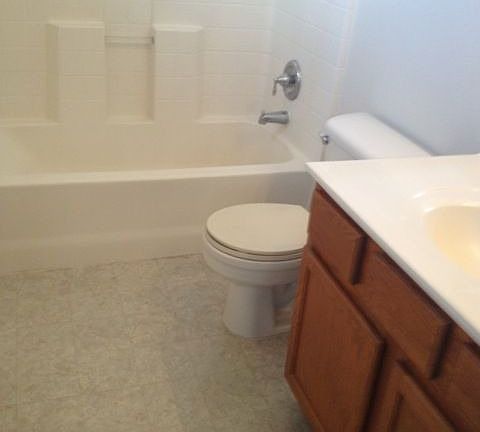 4th image of 3321 N 83rd Dr