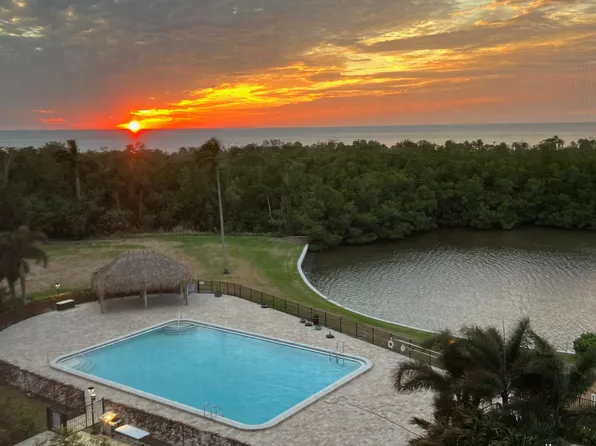 11 Bluebill Ave, Naples, FL