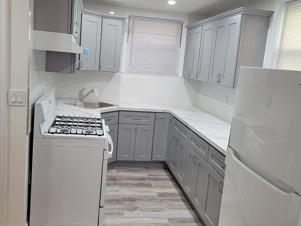 2nd image of 122 Haven Ave