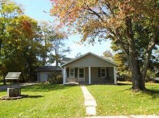 910 S Peach Tree Ln, Bloomington, IN 47403