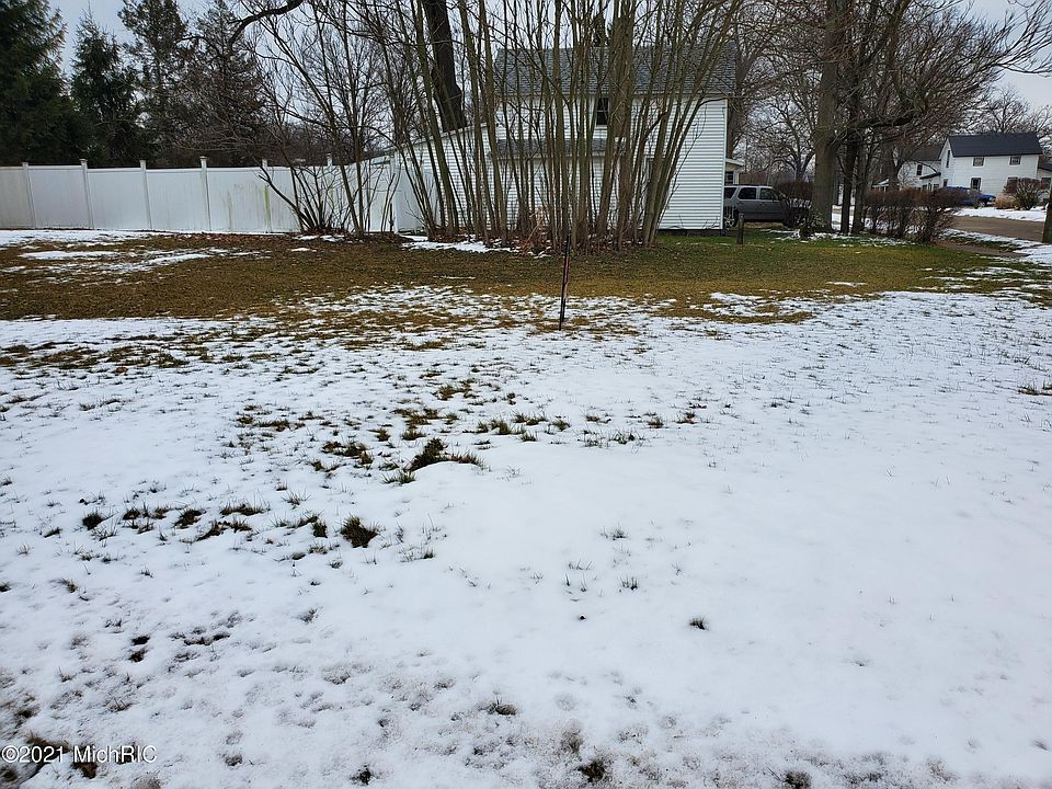 2nd image of 214 Halstead St