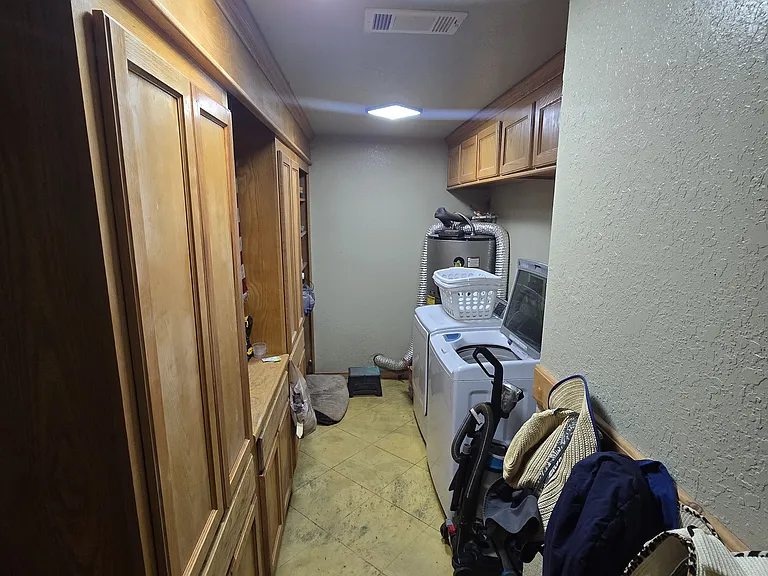 178 Emmanuel Dr — Photo 12