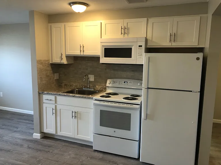 Fairfield Apartments — Photo 23