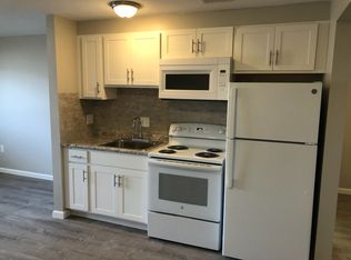 633 Pendleton Ave APT B, Chicopee, MA 01020