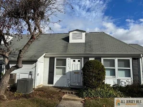 166 Portland Ln, Monroe Township, NJ 08831