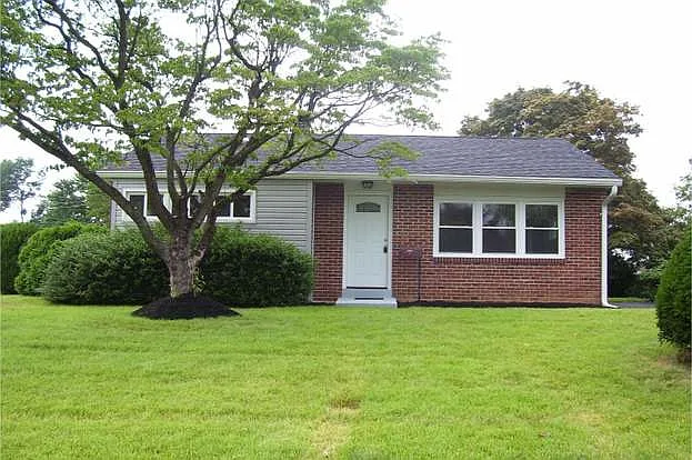 2237 S Bent Ln — Photo 1