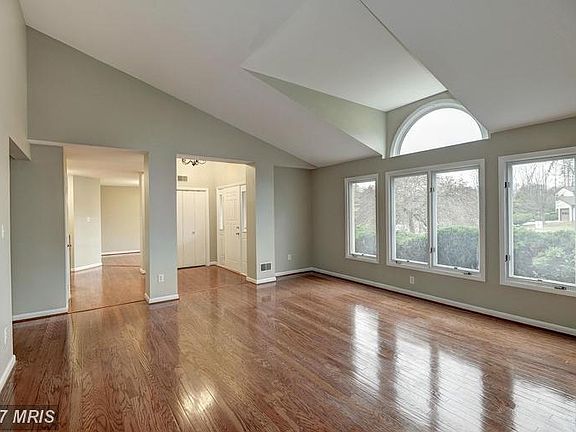5th image of 5506 Southport Ln