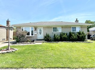 27760 Larry St, Roseville, MI 48066
