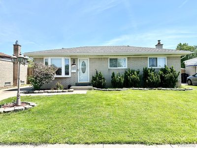 27760 Larry St, Roseville, MI, 48066