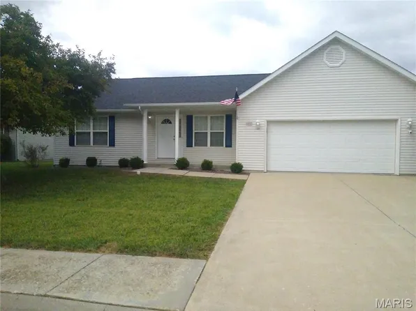 1452 Kingsley Dr, O Fallon, IL 62269