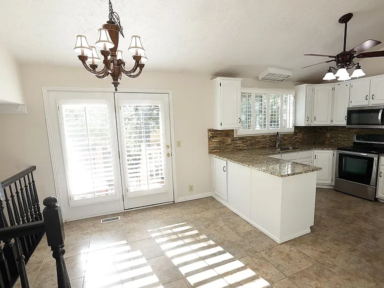 1656 E Ensign Cir — Photo 4