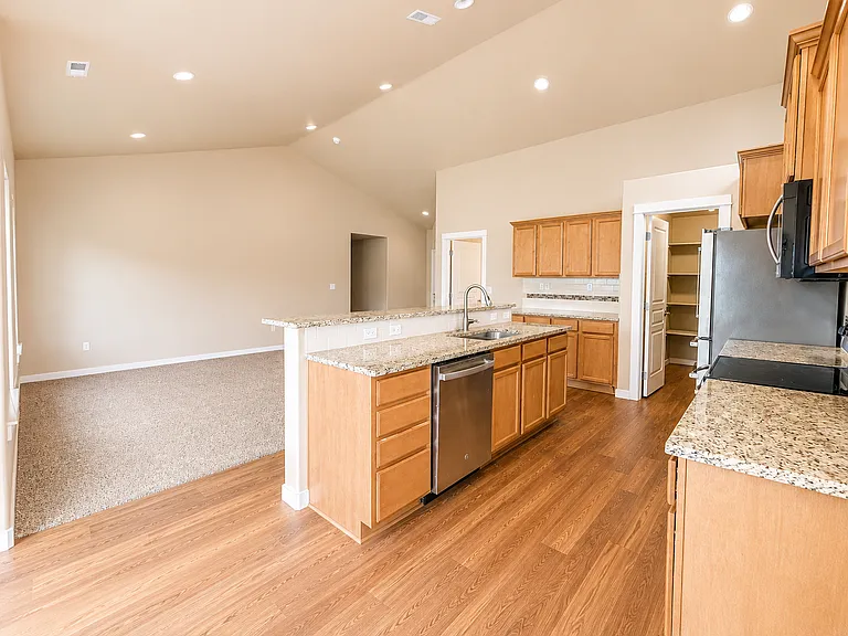 1515 W Cactus St — Photo 4