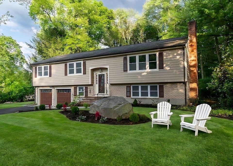 1st image of 14 Travis Dr