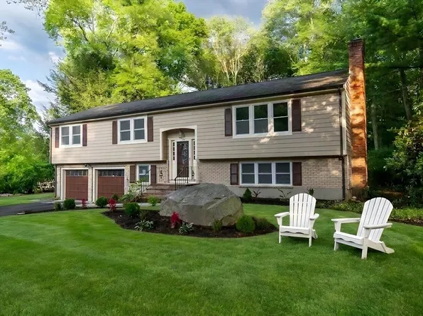 14 Travis Dr, Framingham, MA 01702