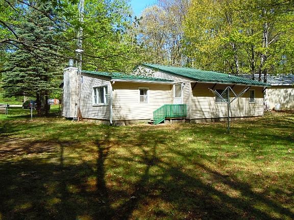4th image of 8800 Acorn Ave