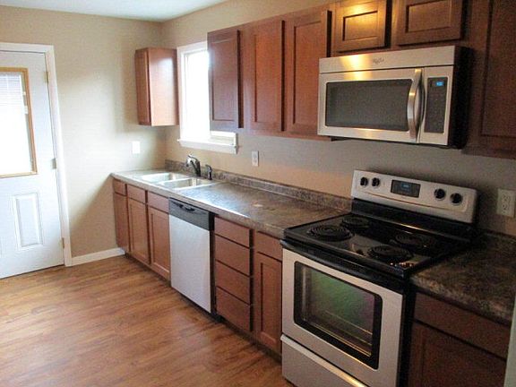 3rd image of 1142 Colonial Ave