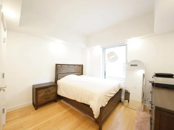 14 West 14th Street 3D image 3 of 7