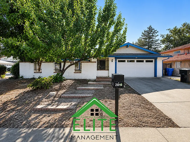 2901 Davenport Way — Photo 1