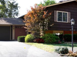 21W137 Everest Rd, Lombard, IL 60148