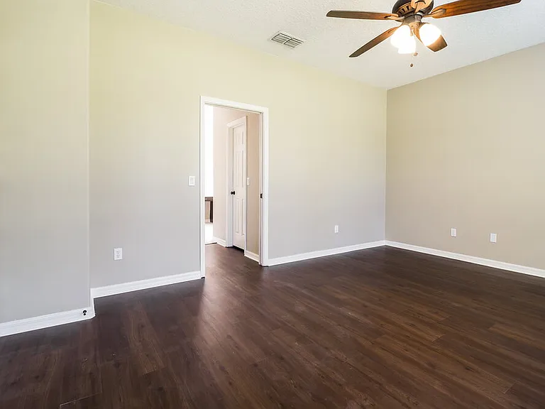 1645 The Oaks Blvd — Photo 9
