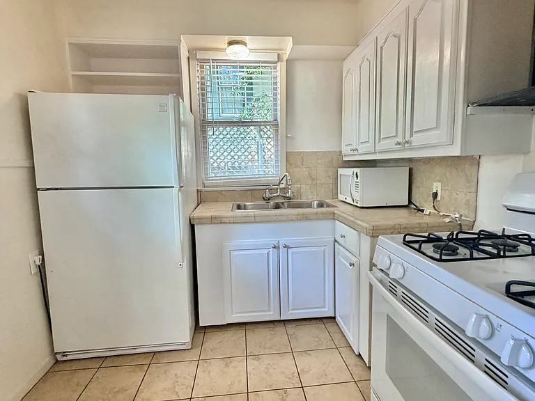 3208 Duval St #2 — Photo 5