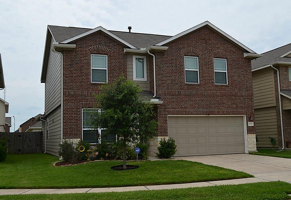 1st image of 2311 Lakecrest Town Dr