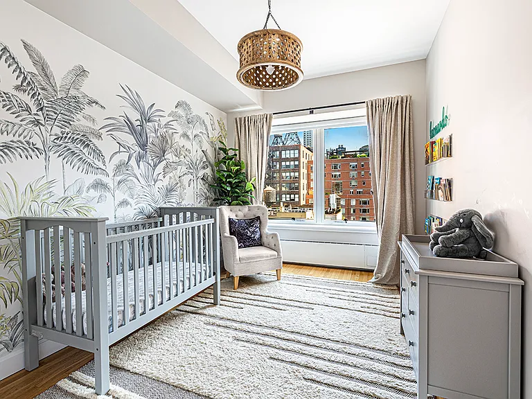 121 W 19th St #8G — Photo 8