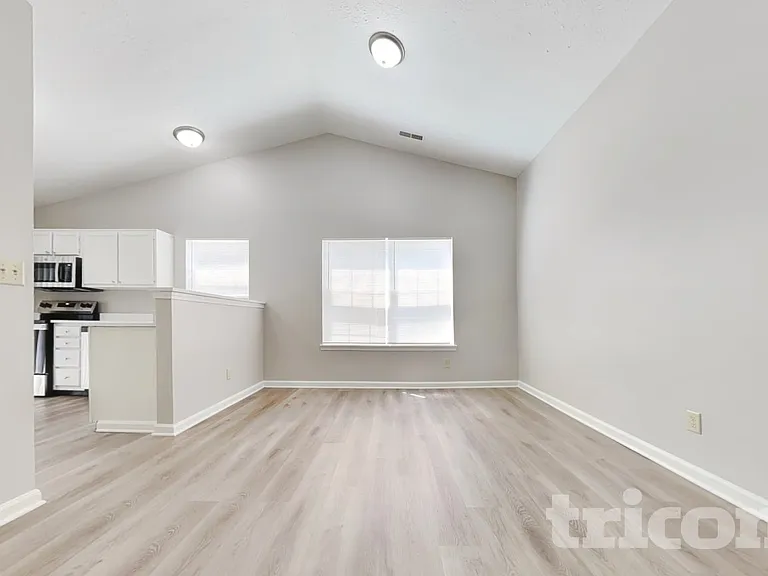8341 Country Club Blvd — Photo 5