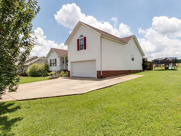 3rd image of 415 Brookside Dr