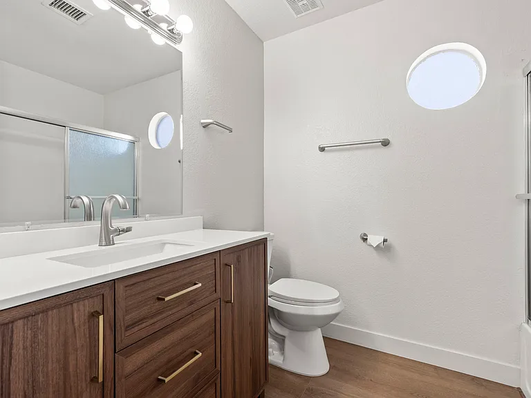 1811 S 39th St #23 — Photo 19