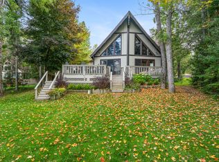 454 Brien Ln, Indian River, MI 49749