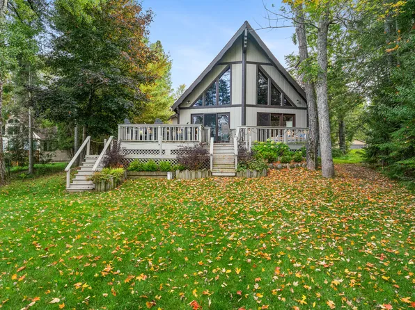 454 Brien Ln, Indian River, MI 49749