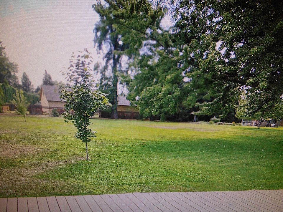 2nd image of 1880 Loubeck St