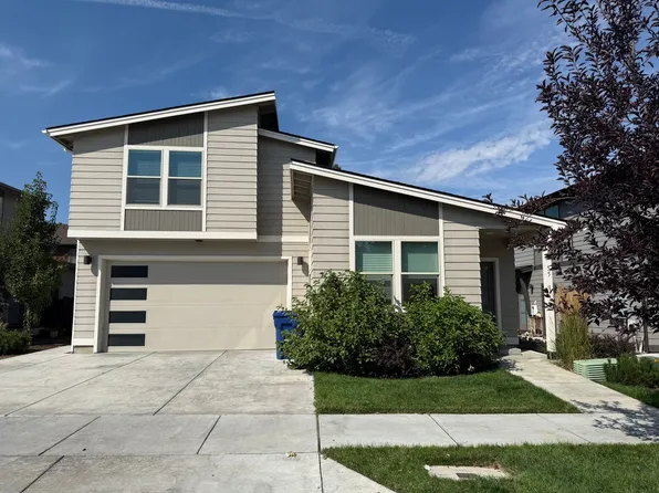 55 NE Cessna Dr #2, Bend, OR 97701