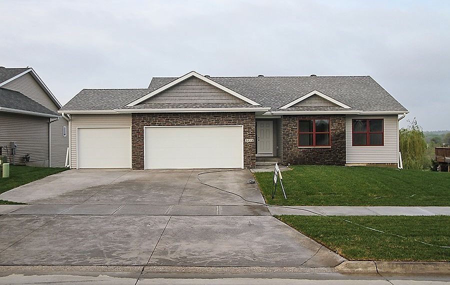 1031 Langenberg Ave, Iowa City, IA 52240 Zillow