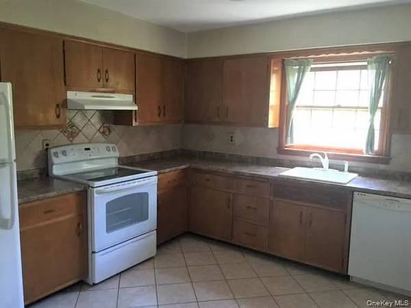 2 bed, 1.0 bath, $2,600 — Photo 2