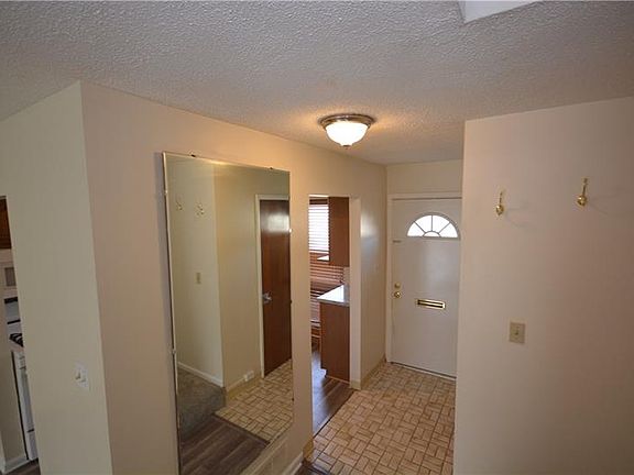 2nd image of 520 College Park Dr