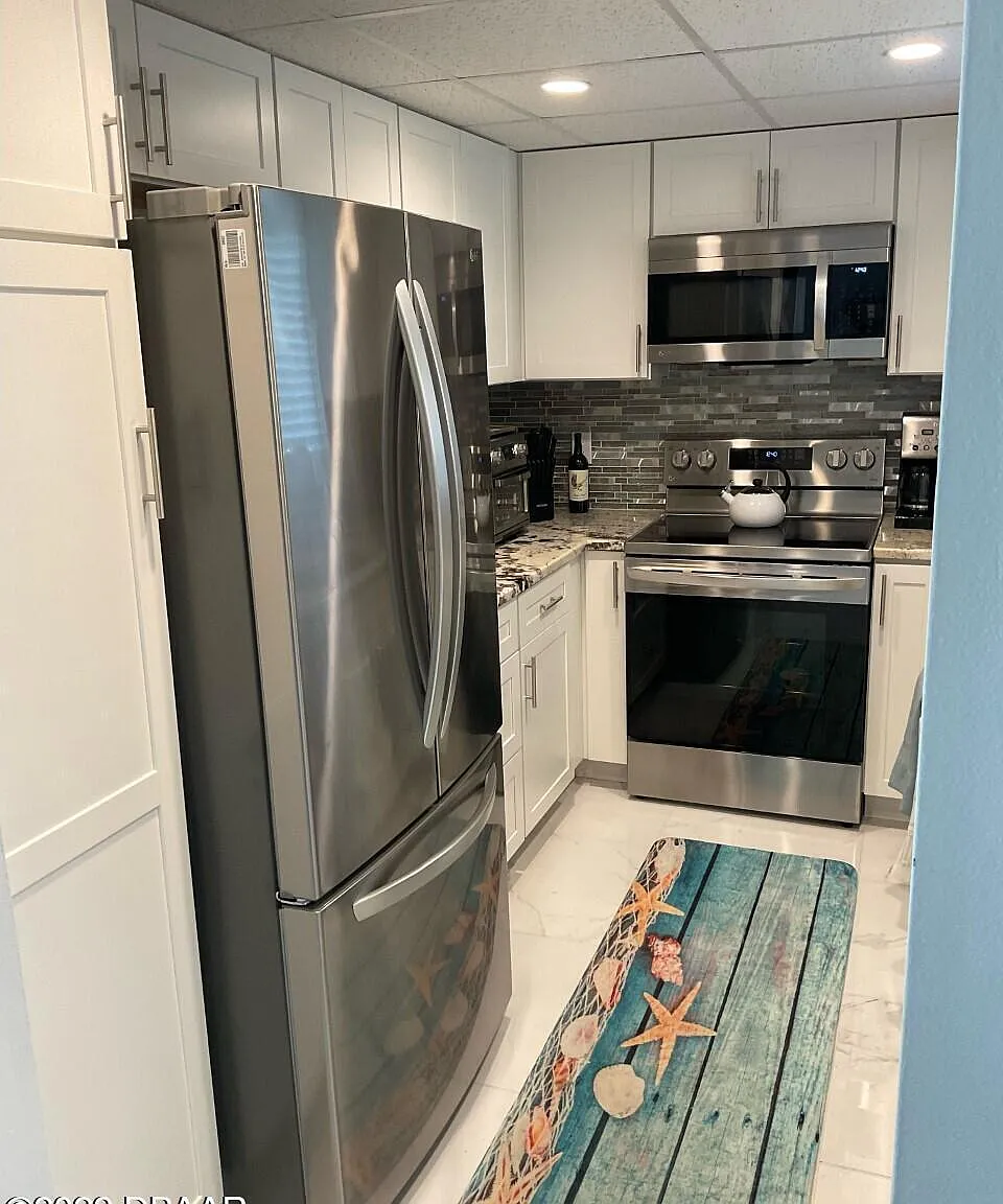 2 bed, 2.0 bath, 1095 sqft, $2,300 — Photo 3