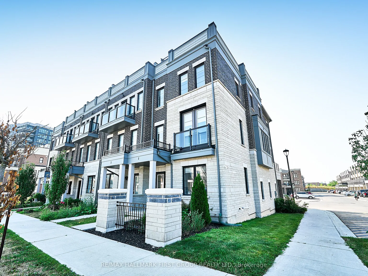 4 bed, $3,200 — Photo 1