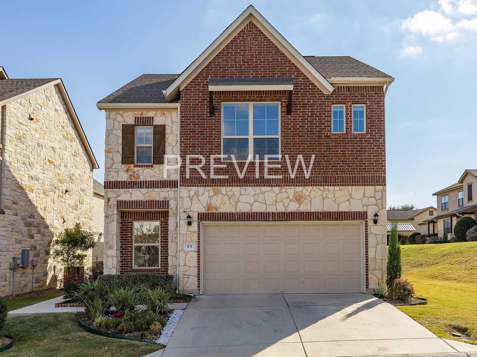 2105 Town Centre Dr — Photo 2