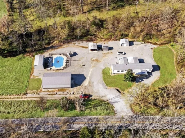 4355 Browning Branch Rd, Bethpage, TN 37022