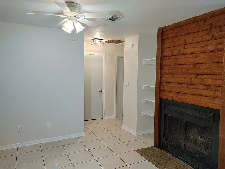 4405 SW 74th Ter #A — Photo 3
