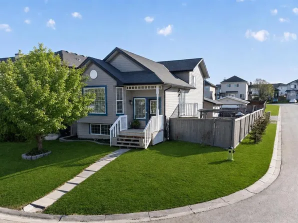 160 NE Citadel Bluff Close NW, Calgary, AB T3G 5E3