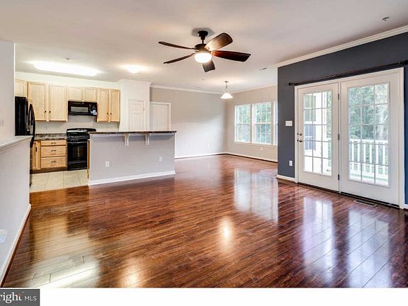 4th image of 394 Larose Dr #394