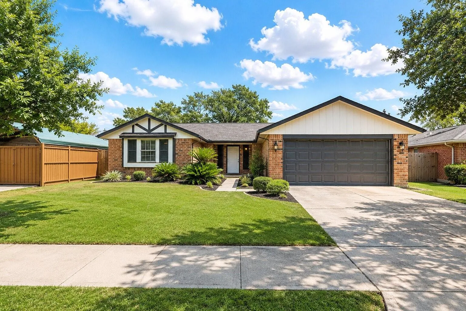 4 bed, 3.0 bath, 1760 sqft, $2,150 — Photo 1