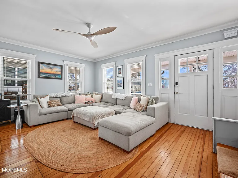 214 Brinley Ave — Photo 4