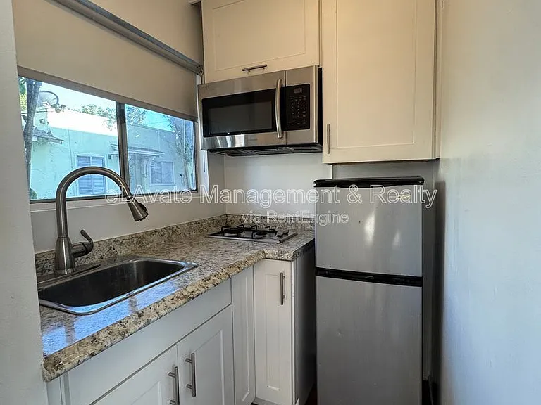 10822 Ventura Blvd #1 — Photo 3