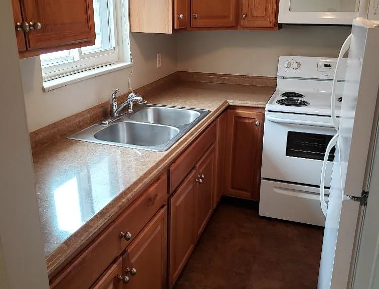 120 Riverside Ct #1-37 — Photo 4