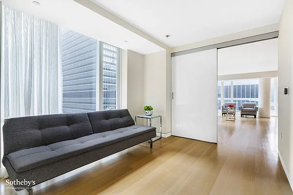 Rented by Sotheby's International Realty | media 41