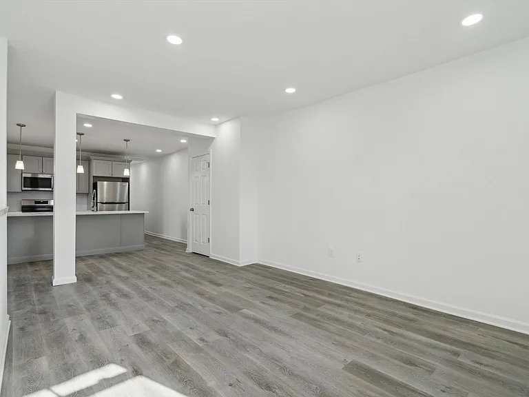 146 Nassau St #33 — Photo 4